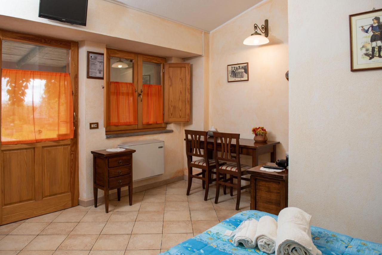 Agriturismo Nuragh'Elighe Sindia Exteriör bild